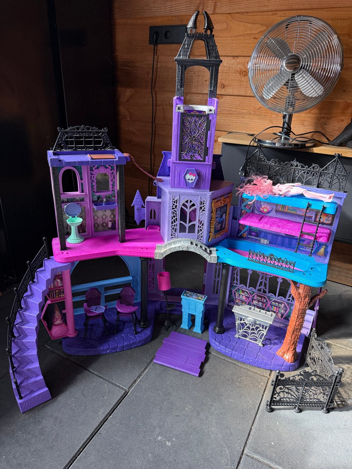Monster High Huis - Groot Speelhuis met Accessoires, Ophalen of Verzenden, Gebruikt, Overige typen
