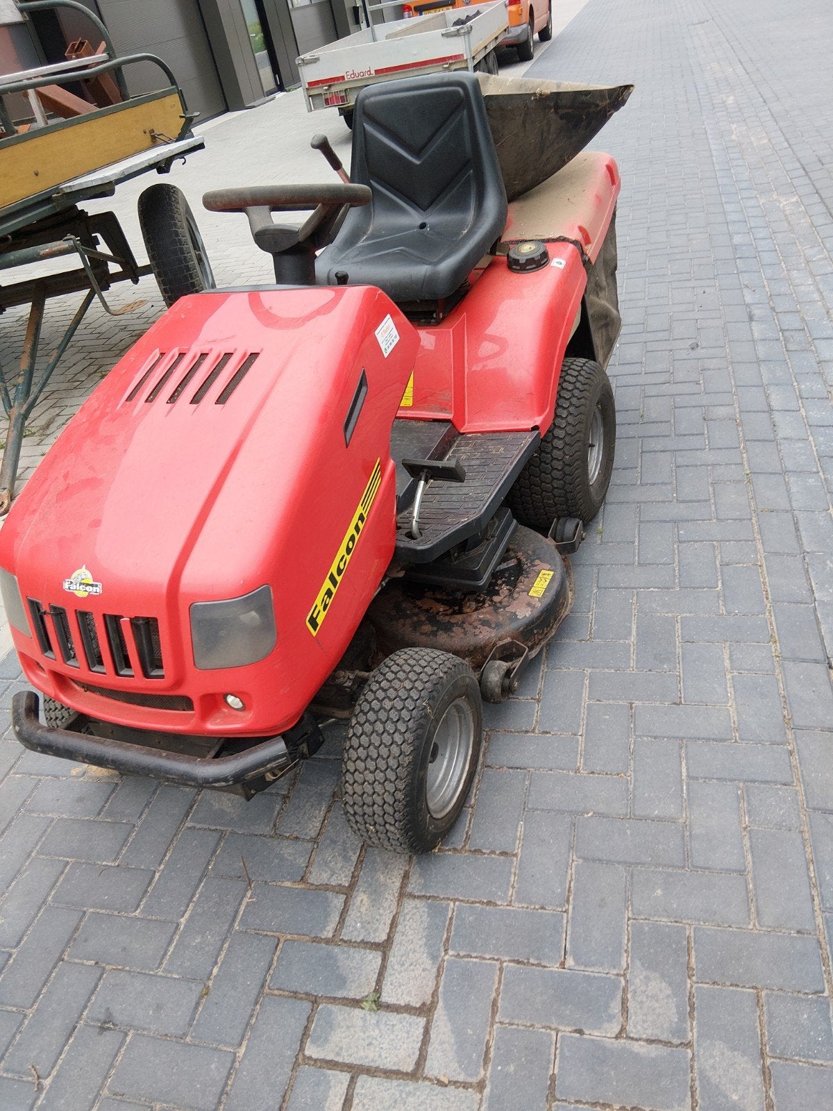 Falcon zitmaaier hydrostaat met opvangbak en deflector, Tuin en Terras, Zitmaaiers, Ophalen, Gebruikt, Opvangbak, 90 tot 120 cm