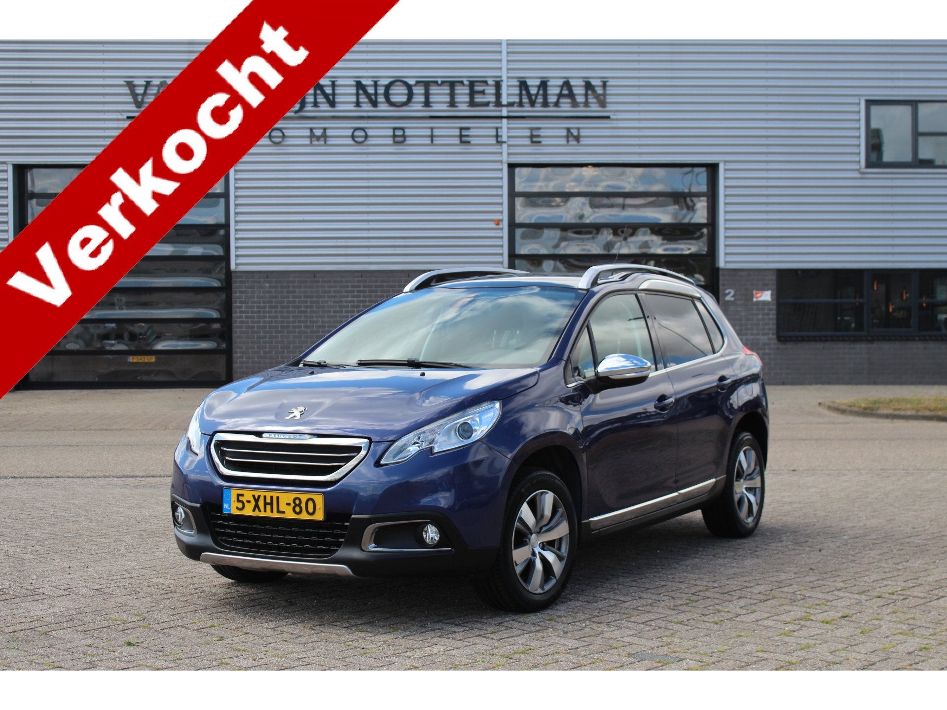 Peugeot 2008 1.2 VTi Allure / Automaat / Panoramadak / Navig, Auto's, 450 kg, 1199 cc, Met garantie (alle), 23 km/l
