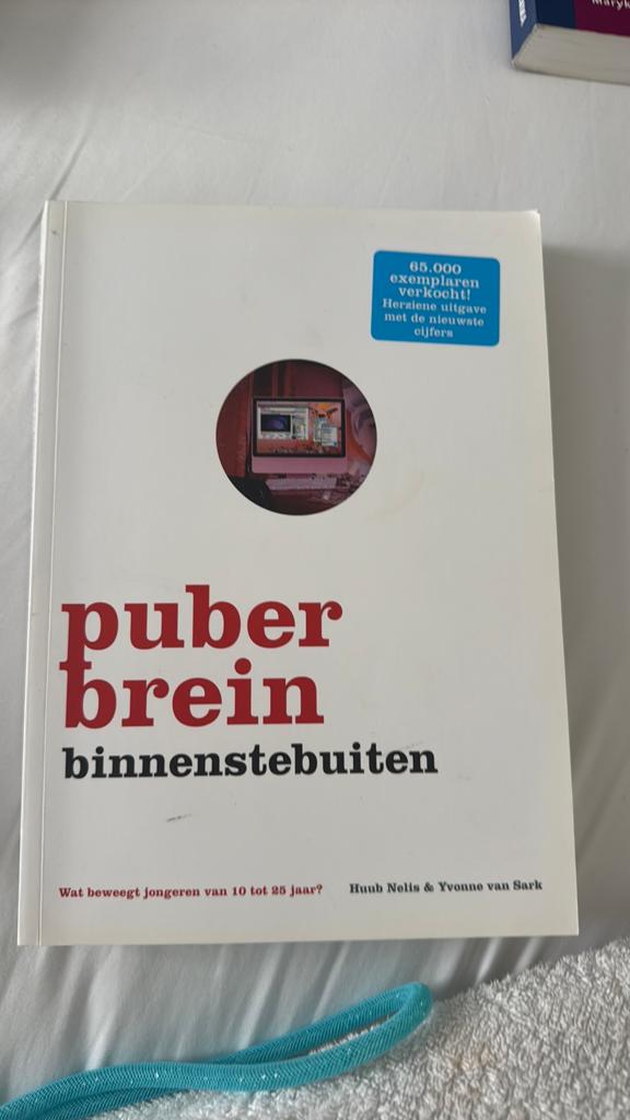 Huub Nelis - Puberbrein binnenstebuiten, Ophalen of Verzenden, Zo goed als nieuw, Huub Nelis; Yvonne van Sark