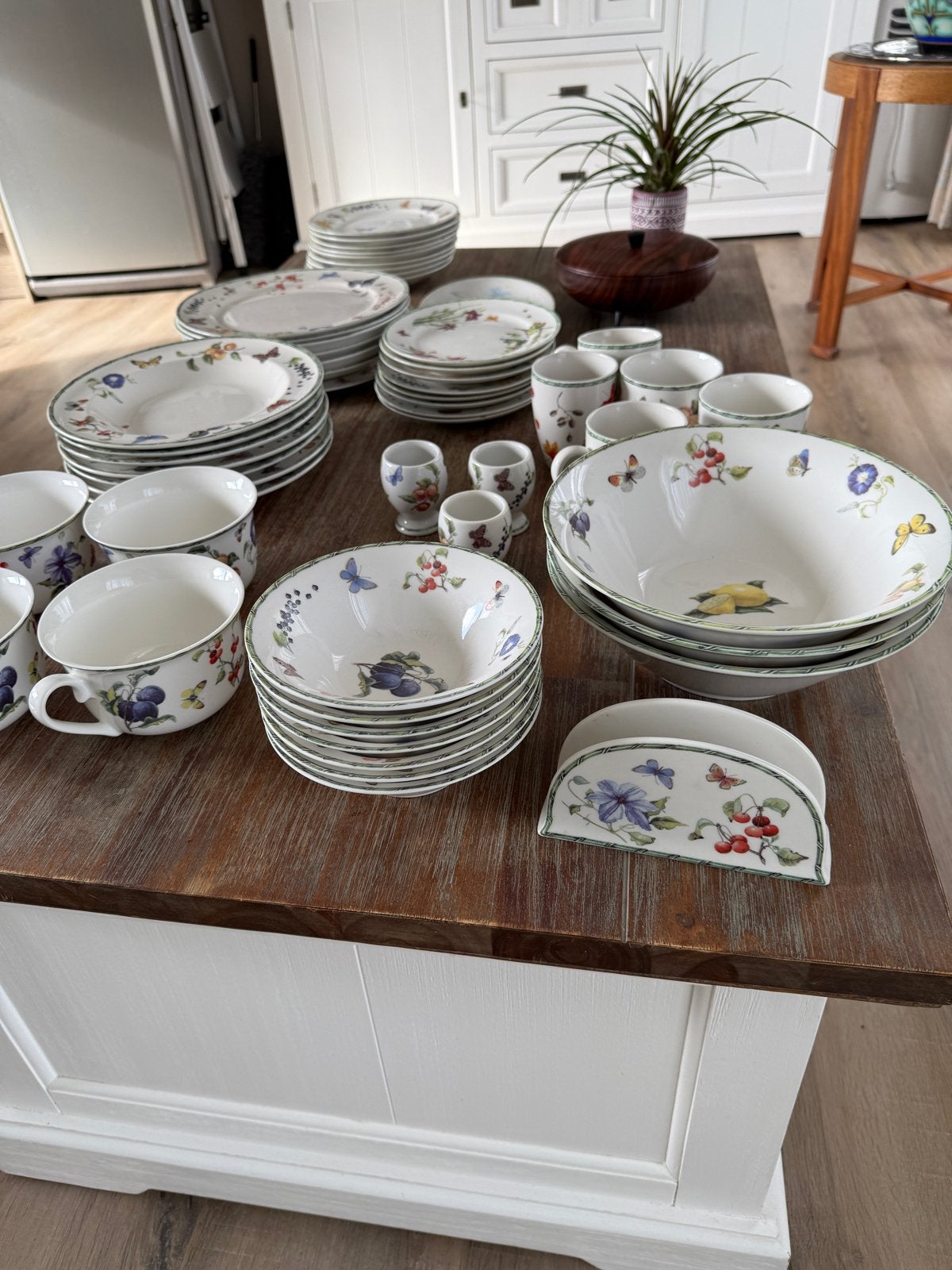 Uitgebreid servies janneke brinkman 65 delen., Huis en Inrichting, Ophalen, Gebruikt, Keramiek, Landelijk/Boerenbont