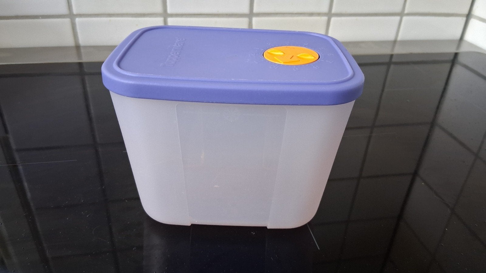 Tupperware diepvriesdoos 1,2 liter, Huis en Inrichting, Geschikt voor vriezer, Gebruikt, Bewaardoos, Paars