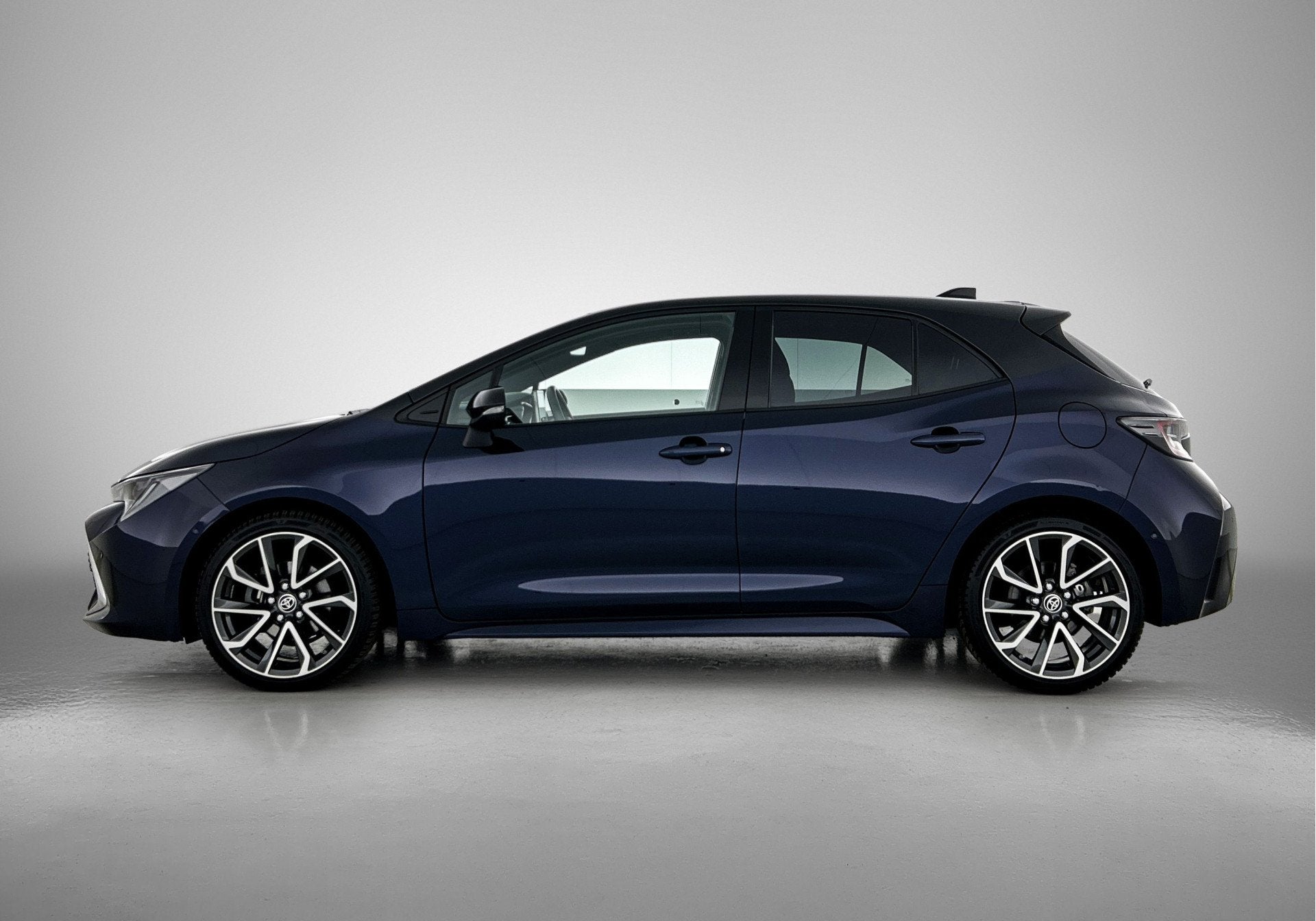Toyota Corolla 1.8 Hybrid Executive | Head-Up Display | LED, Auto's, 450 kg, Gebruikt, 4 cilinders, Blauw
