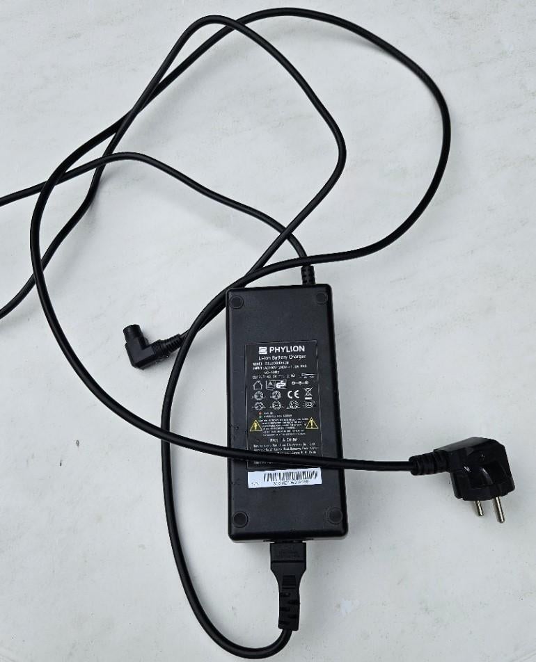 Oplader Phylion 42V 2A, Fietsen en Brommers, Ophalen of Verzenden