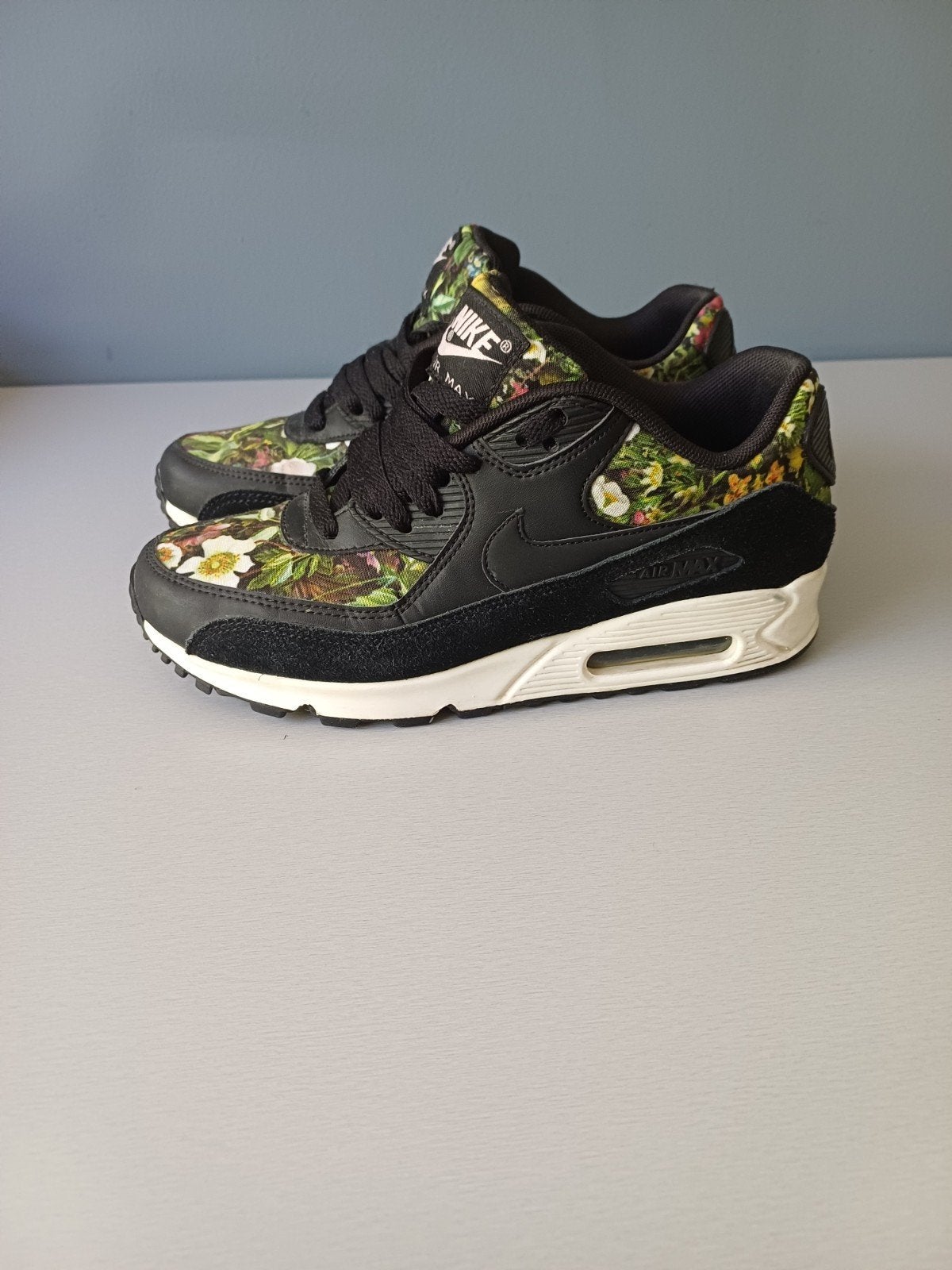 Nike air max 90 spring collection, Kleding | Dames, Schoenen, Ophalen, Zo goed als nieuw, Sneakers of Gympen