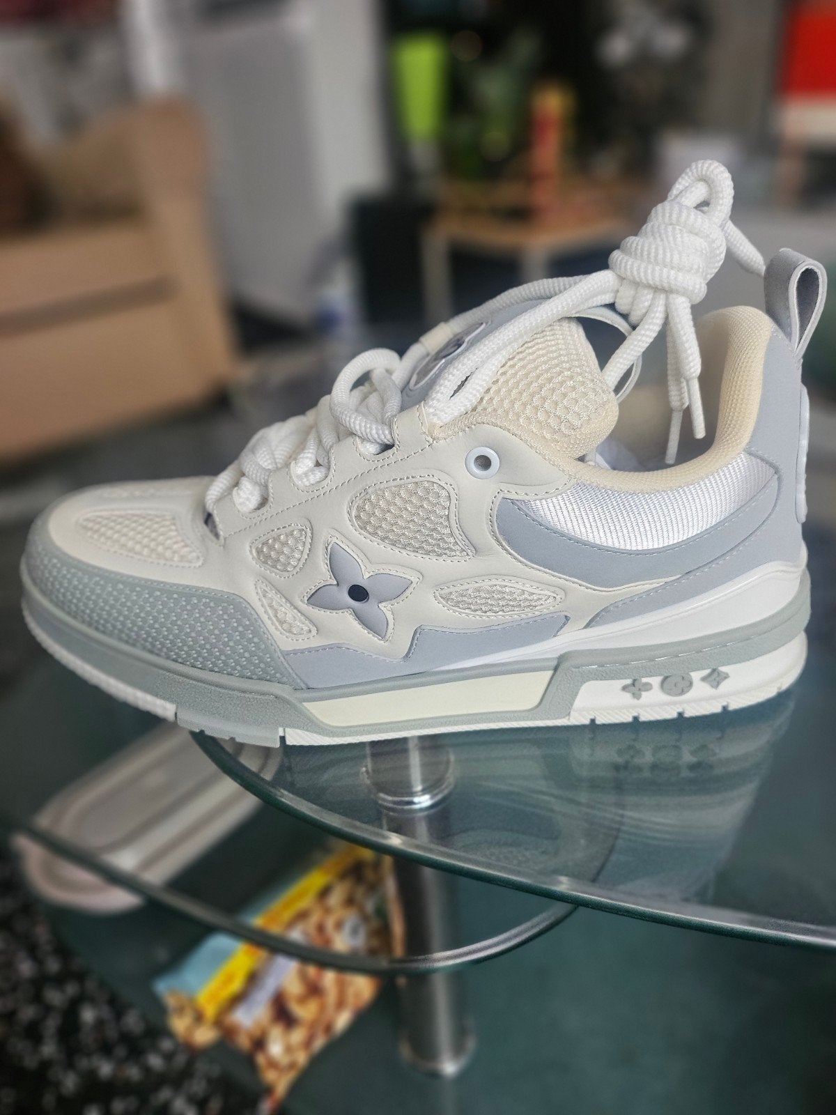 Louis Vuitton Sneakers - Zo goed als nieuw, Ophalen, Wit, Louis Vuitton, Sneakers of Gympen