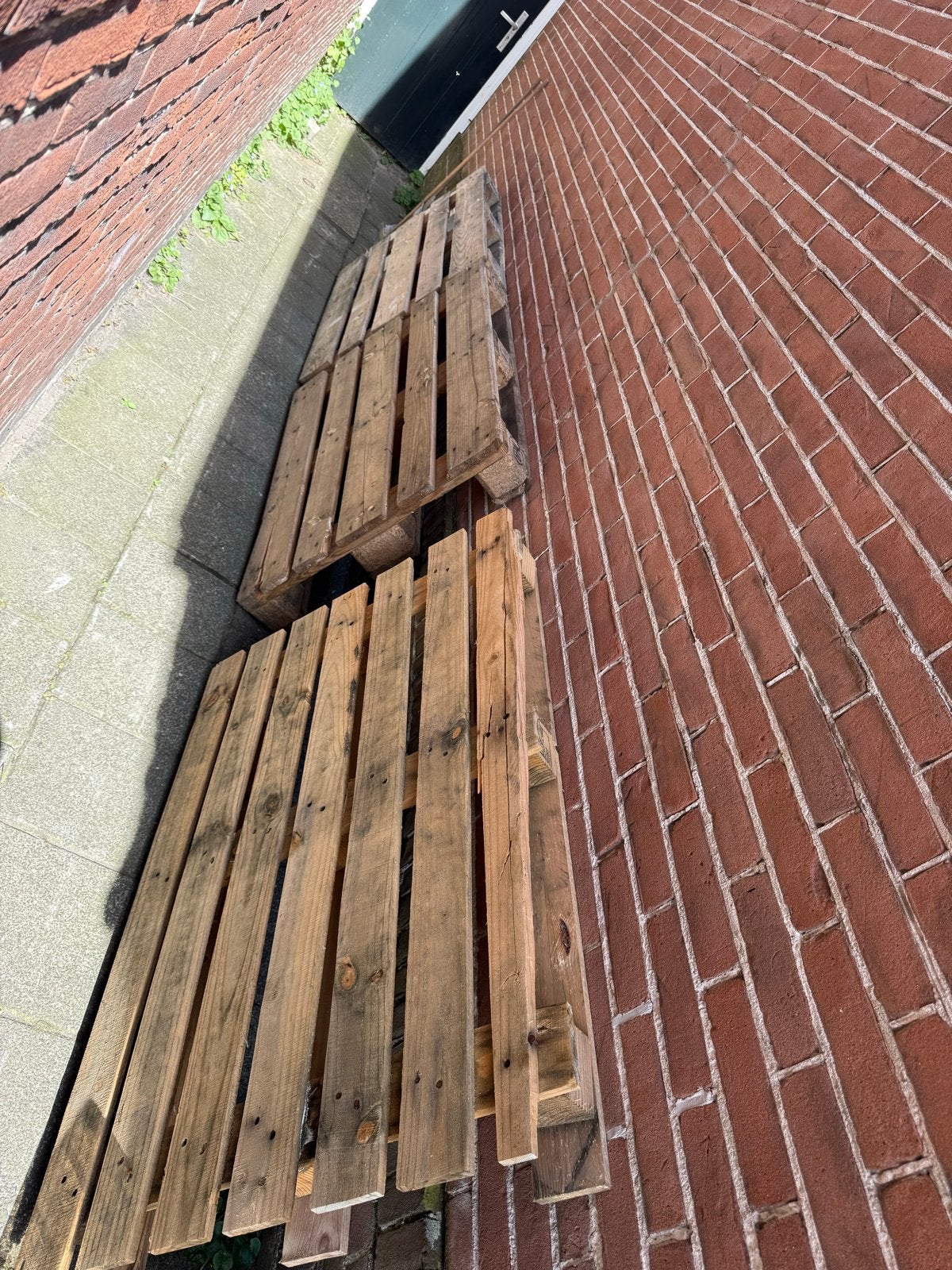 GRATIS AF TE HALEN!! 2 EPAL pallets en 1 gewone pallet, Doe-het-zelf en Verbouw, Hout en Planken, Ophalen of Verzenden