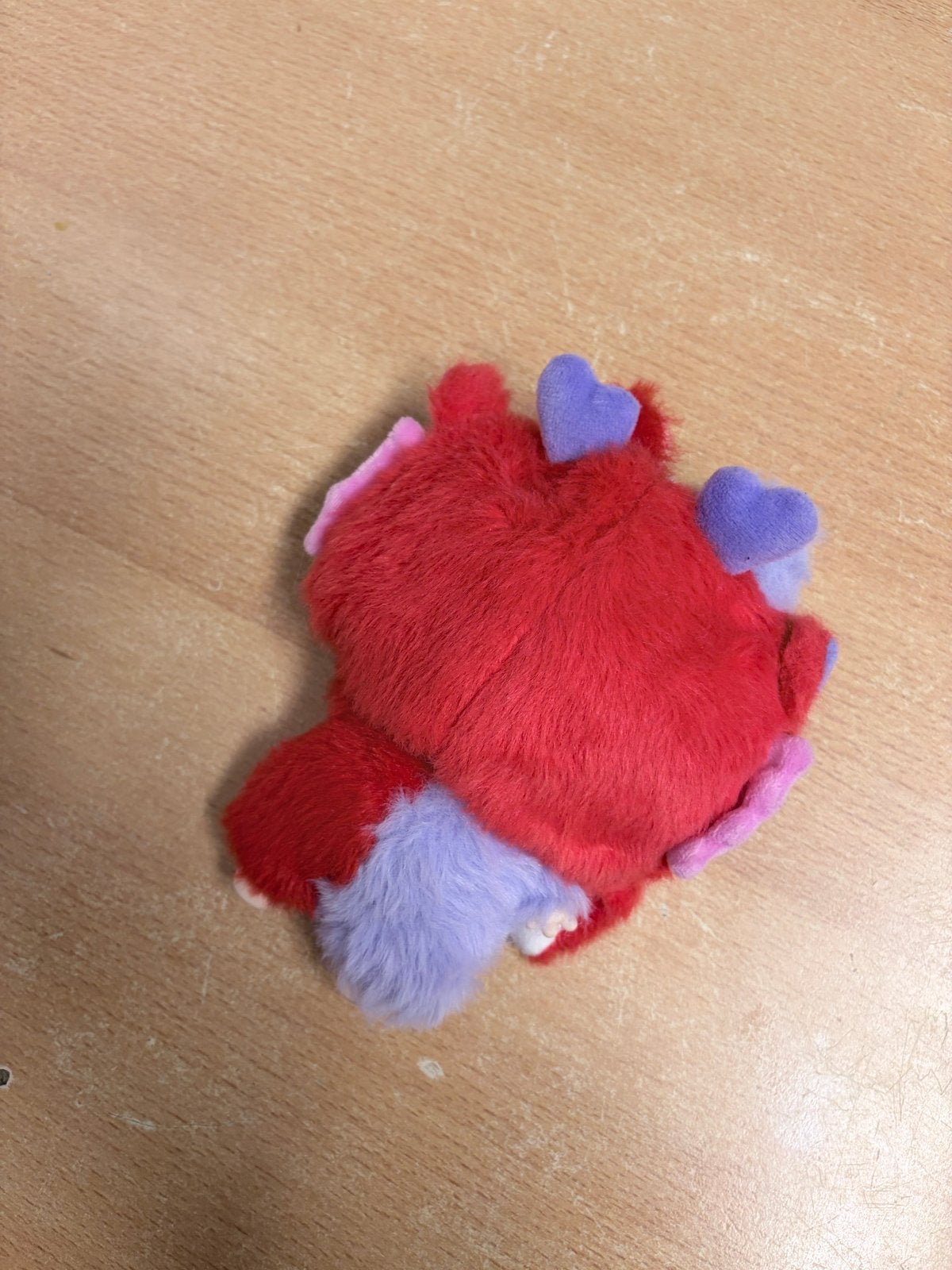 Schattige pluche pop met hartjes en kleurrijke details, Overige merken, Overige typen, Zo goed als nieuw, Rood