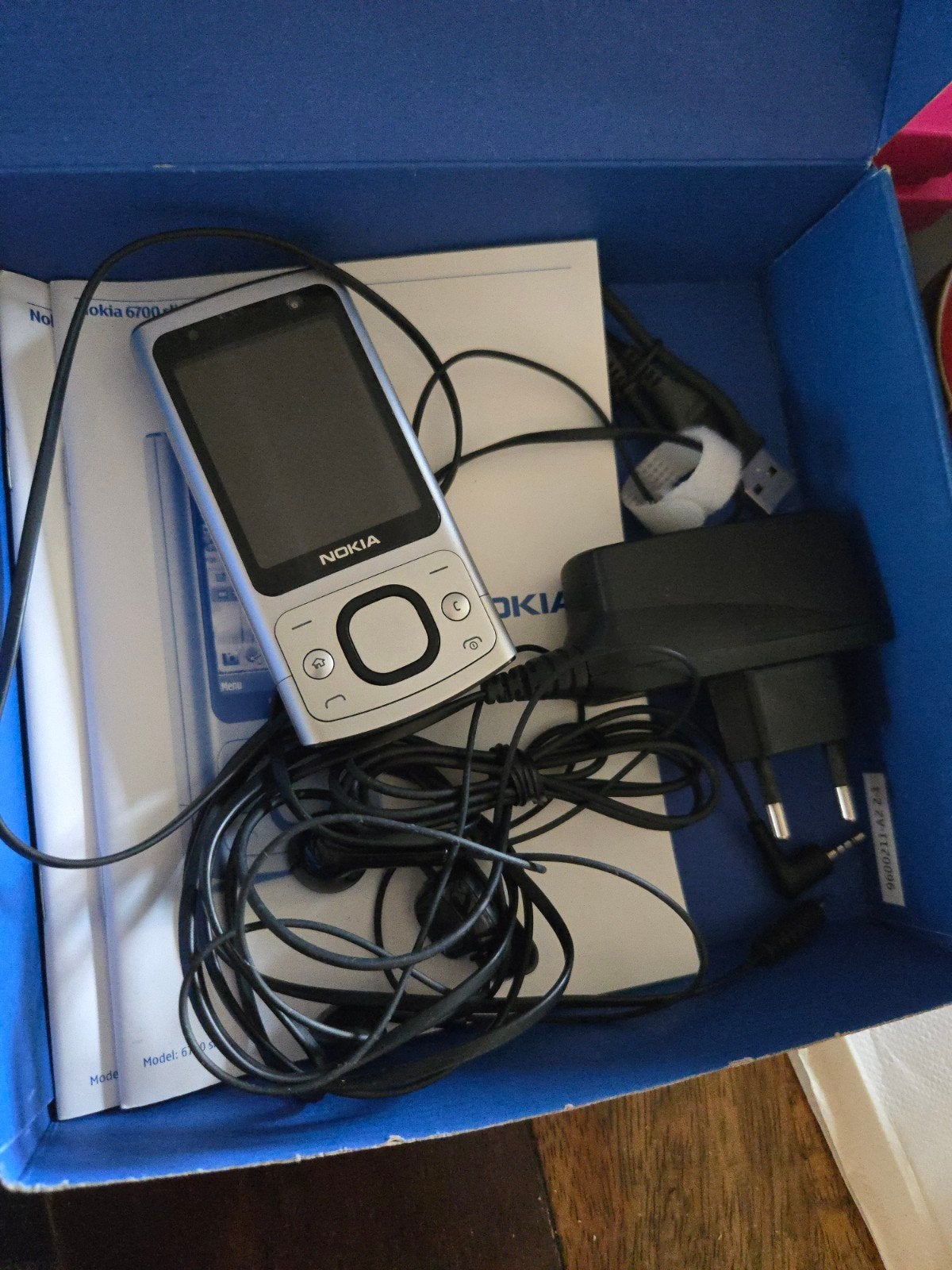 Nokia 6700 Slide - Zilver - Compleet in doos, Ophalen, Schuifmodel, Fysiek toetsenbord, 3 tot 6 megapixel
