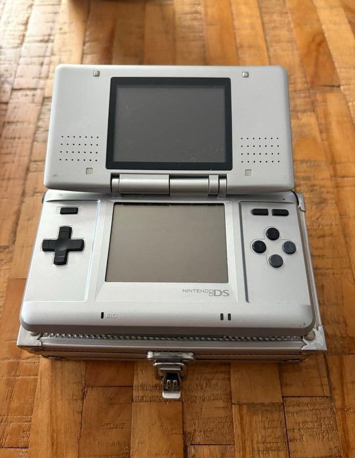 Nintendo DS Phat / Mario kart DS, Spelcomputers en Games, Verzenden, Gebruikt, Zilver, DS Lite