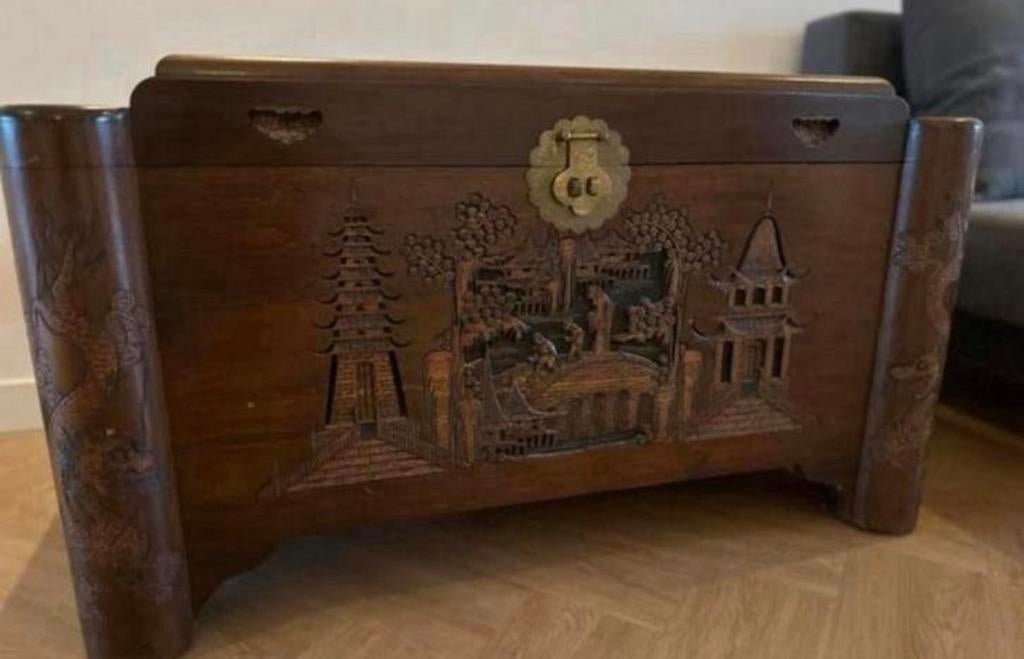 Mooi bewerkte chinese kamferkist, Huis en Inrichting, Woonaccessoires | Kisten, Ophalen, Gebruikt, Minder dan 50 cm