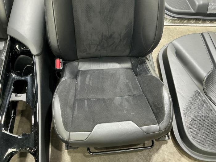 Bekleding Set (compleet) van een Toyota C-HR (C-HR 16-), 12 maanden garantie, Gebruikt, -, -