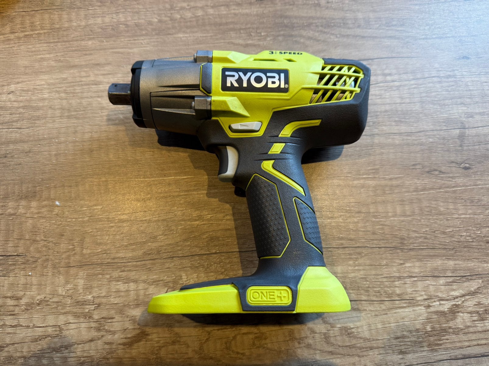 Ryobi One+ slagmoersleutel R18IW3-0, Doe-het-zelf en Verbouw, Ophalen of Verzenden, Zo goed als nieuw, Overige typen