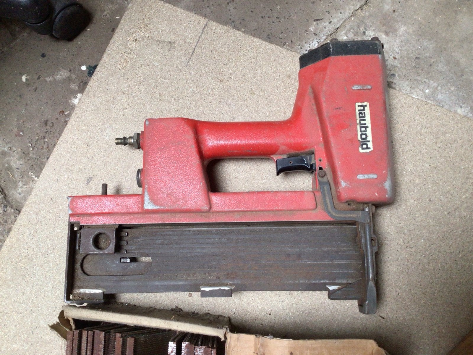 Haubold tacker met diverse nieten, Ophalen, Gebruikt, Tacker/nietmachine, Overige merken