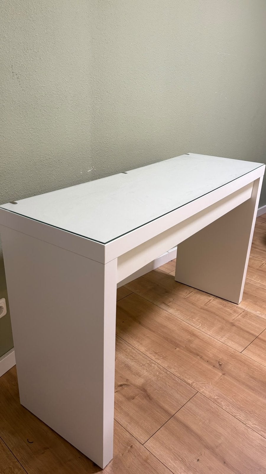 Ikea bureau/make-up tafel, Ophalen, Met lades, Spaanplaat of MDF, Zo goed als nieuw