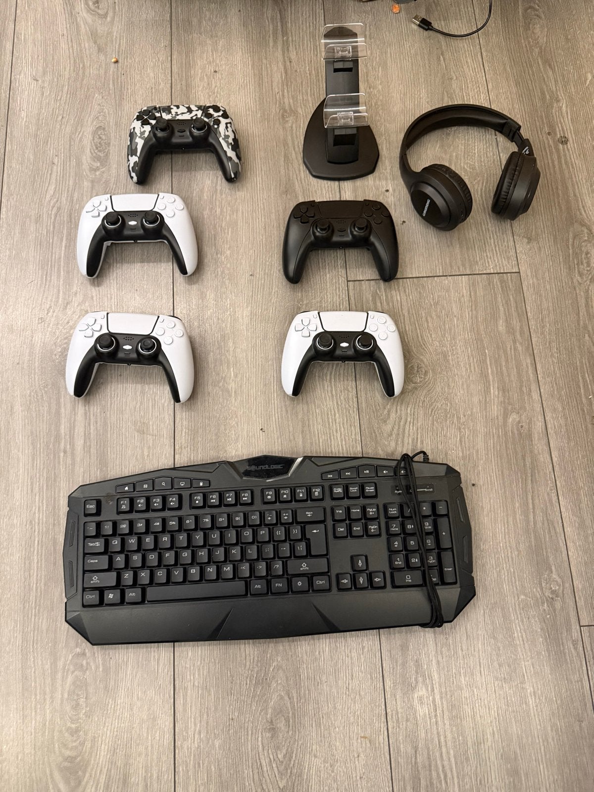 PS4 Controllers, Oplader, Headset en Toetsenbord, Ophalen, Eén computer, Role Playing Game (Rpg), Nieuw