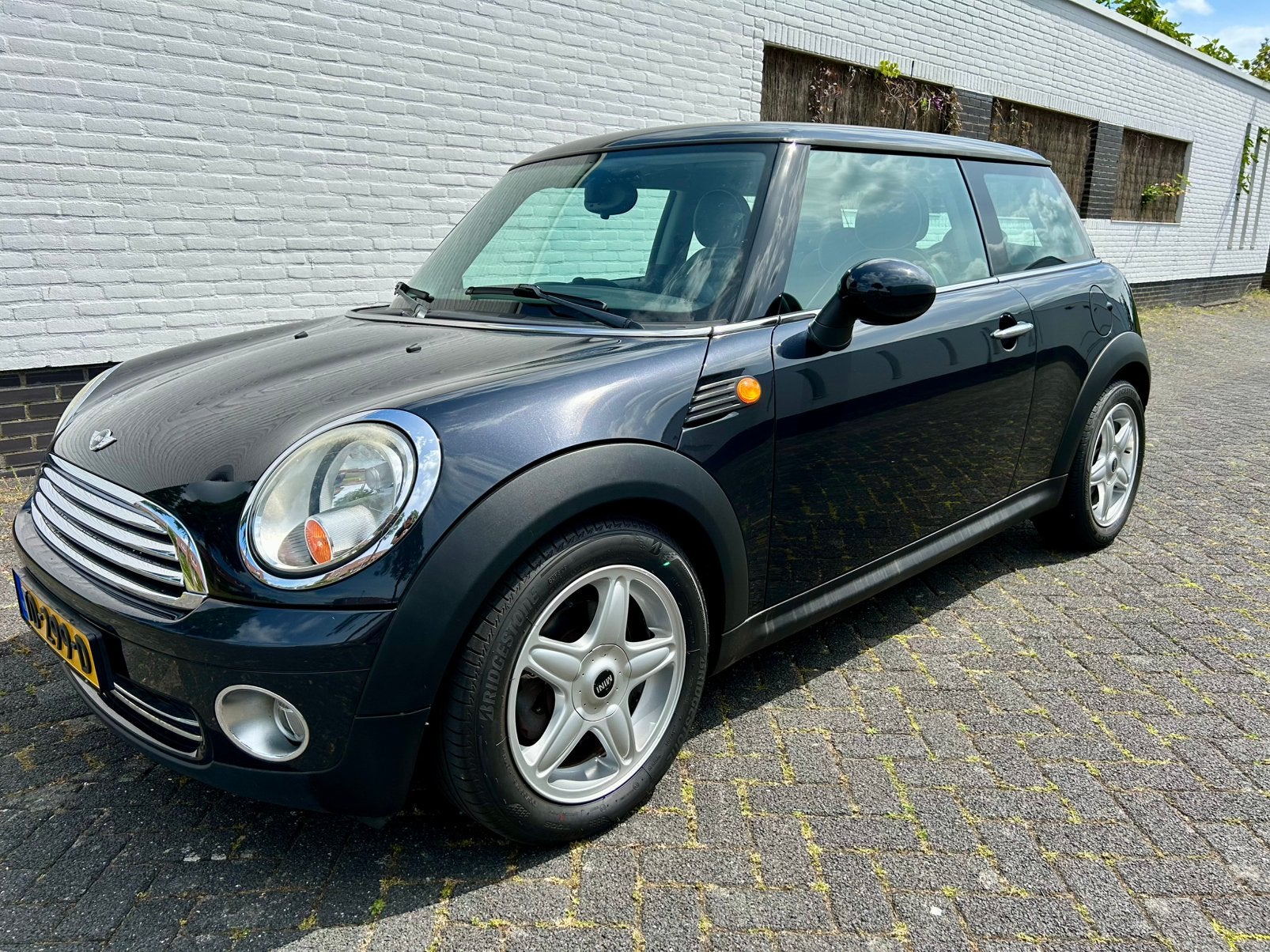 Mini 1.6 Cooper 2007 Zwart lage km stand nieuwe Apk, Voorwielaandrijving, 750 kg, 4 cilinders, 4 stoelen