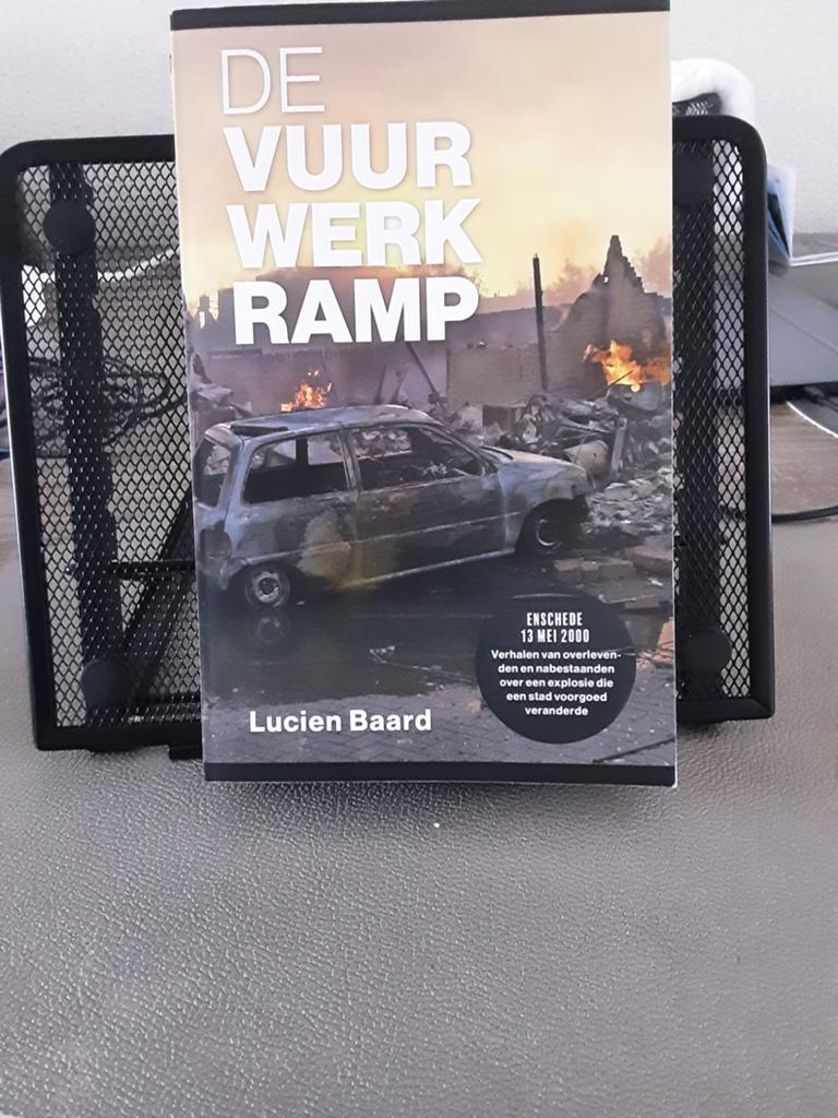 De vuurwerkramp door Lucien Baard, Ophalen of Verzenden, Zo goed als nieuw