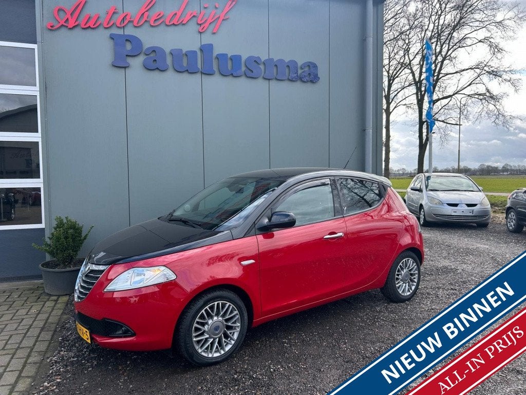 Lancia Ypsilon 0.9 TwinAir Bl.&Red Pdc|Lm-velgen|Airco, Auto's, Voorwielaandrijving, Euro 5, Gebruikt, Origineel Nederlands