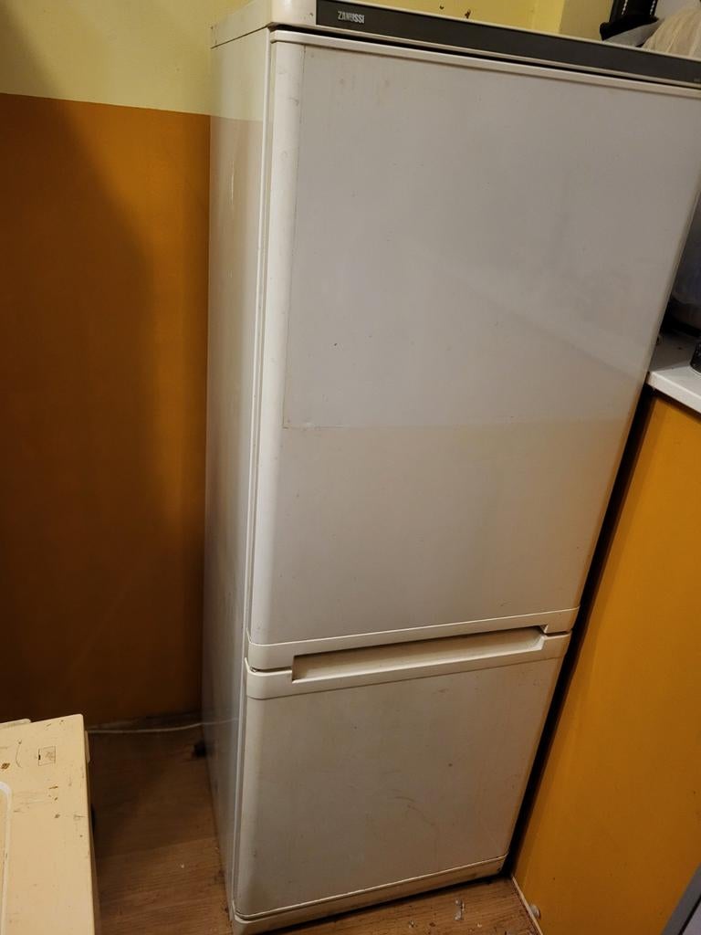 Te koop koel kast met vries vak merk zanussi, 200 liter of meer, Ophalen, Met vriesvak, 160 cm of meer