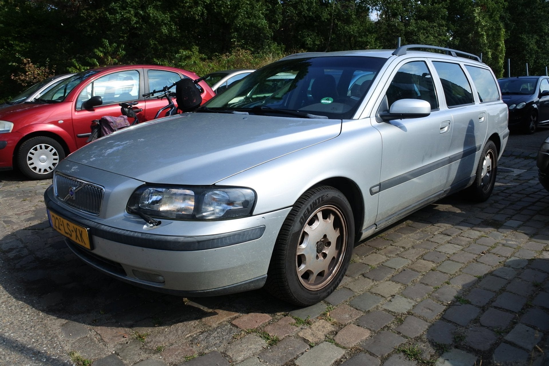 Volvo V70 2.4 Comfort Line nw apk 2-9-2027 goed rijdend 371, Voorwielaandrijving, Stoelverwarming, Leder en Stof, 170 pk