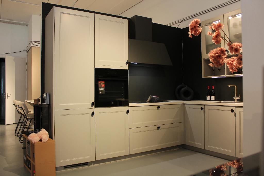 PU21 Stijlvolle landelijke hoekkeuken met luxe afwerking, Huis en Inrichting, Keuken | Complete keukens, Ophalen, Hoekkeuken, Nobilia-Werke J. Stickling GmbH & Co. KG