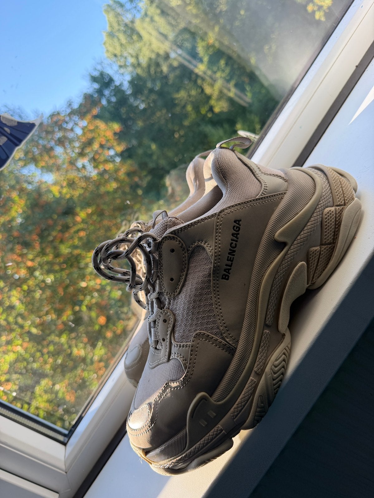 Balenciaga triple s beige maat 42 origineel!, Kleding | Heren, Ophalen of Verzenden, Zo goed als nieuw, Overige kleuren