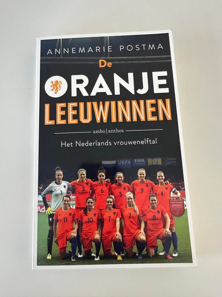 De Oranje Leeuwinnen - Annemarie Postma, Boeken, Ophalen of Verzenden, Zo goed als nieuw, Balsport