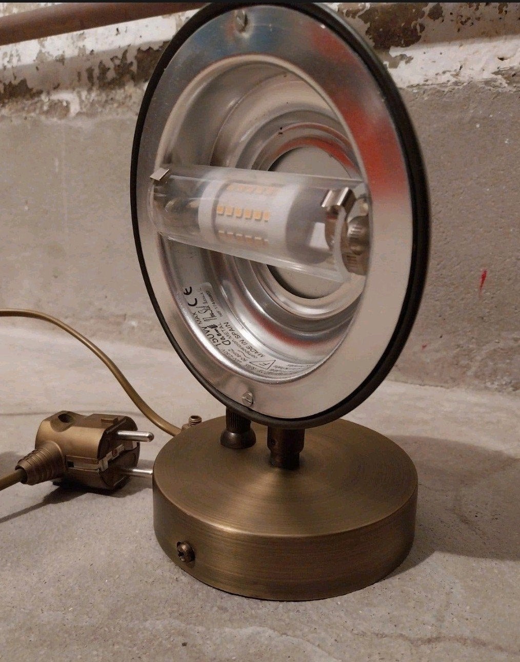 wandlamp, Lamp, Designerlamp, Vintage Lamp. made in Spain, Ophalen of Verzenden, Zo goed als nieuw, Metaal, Klassiek,modern,  Vintage