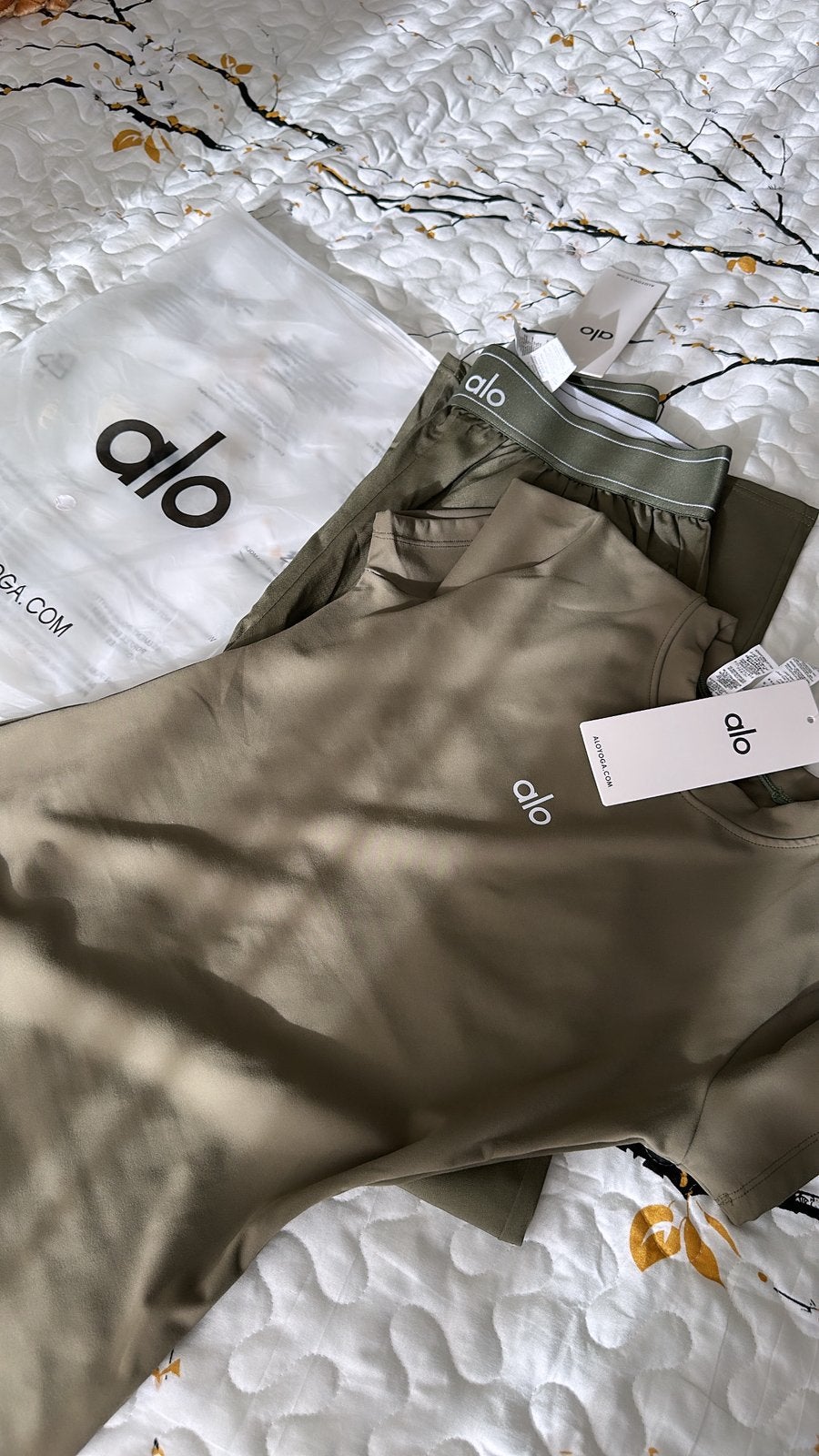 Alo yoga, Kleding | Dames, Sportkleding, Maat 38/40 (M), Overige typen, Ophalen of Verzenden, Zo goed als nieuw