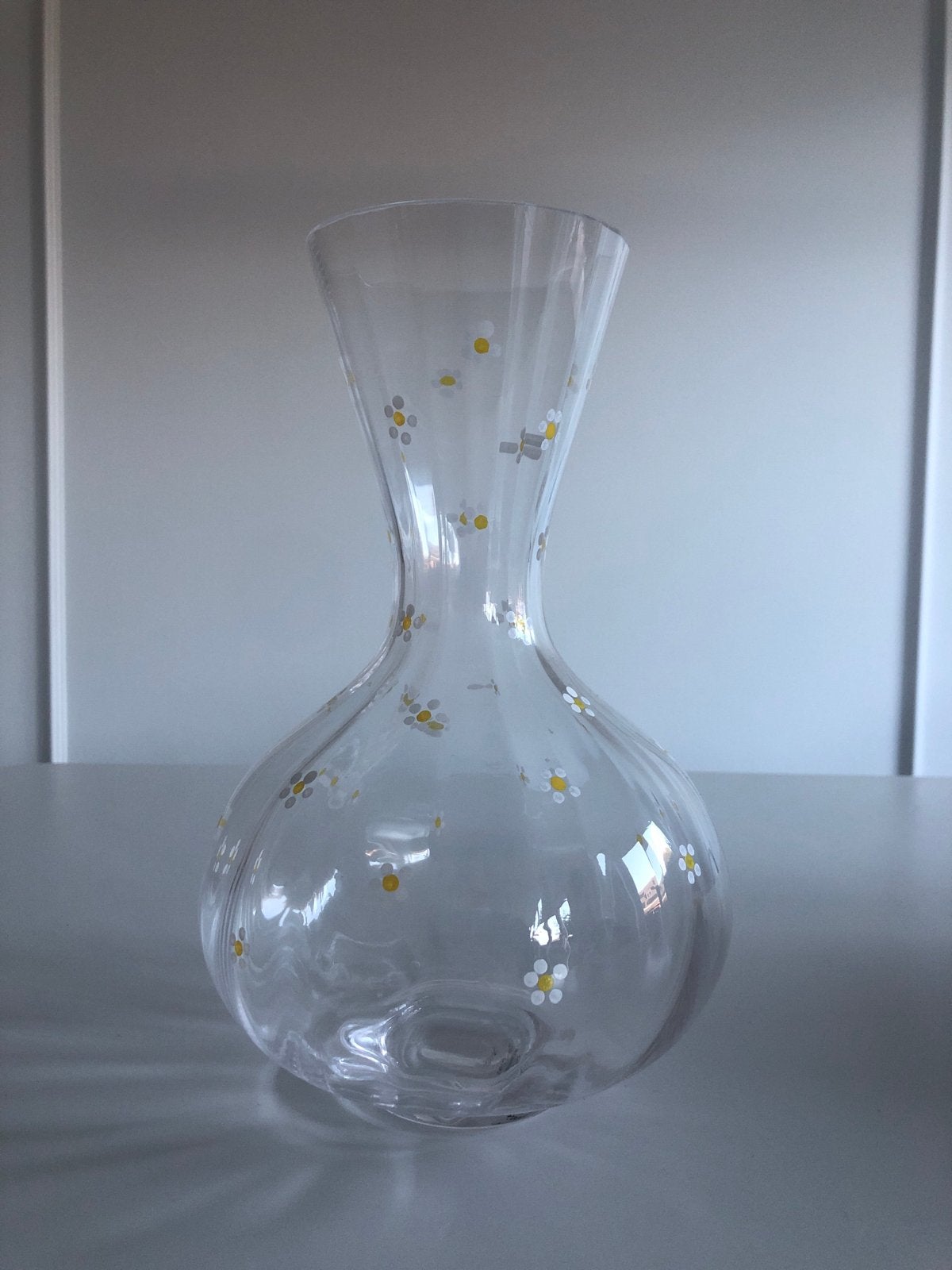Glazen Sissy-Boy waterkan met madeliefjes, Met patroon/structuur, Transparant, Ophalen of Verzenden, Glas