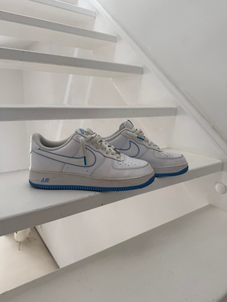 Nike - Air Force 1 '07 - Sneakers in wit met blauw, Ophalen of Verzenden, Zo goed als nieuw, Wit