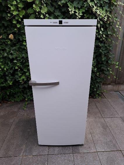 Miele vrieskast NO FROST [6 Laden], Vrieskast, Zo goed als nieuw, Energieklasse A of zuiniger, 160 cm of meer