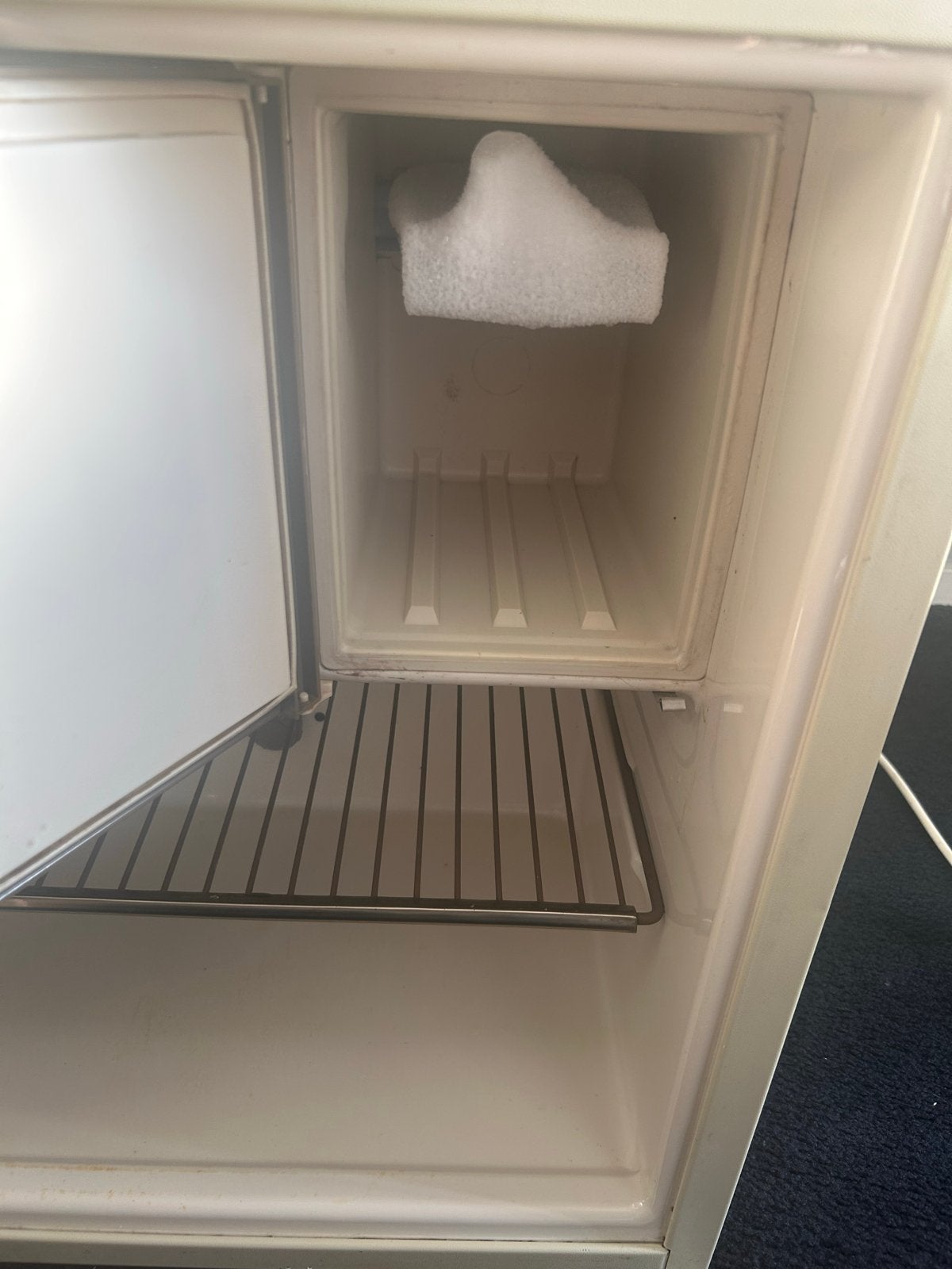 Electrolux koelkast met vriesvak, Gebruikt, 75 tot 100 liter, 45 tot 60 cm, Met vriesvak