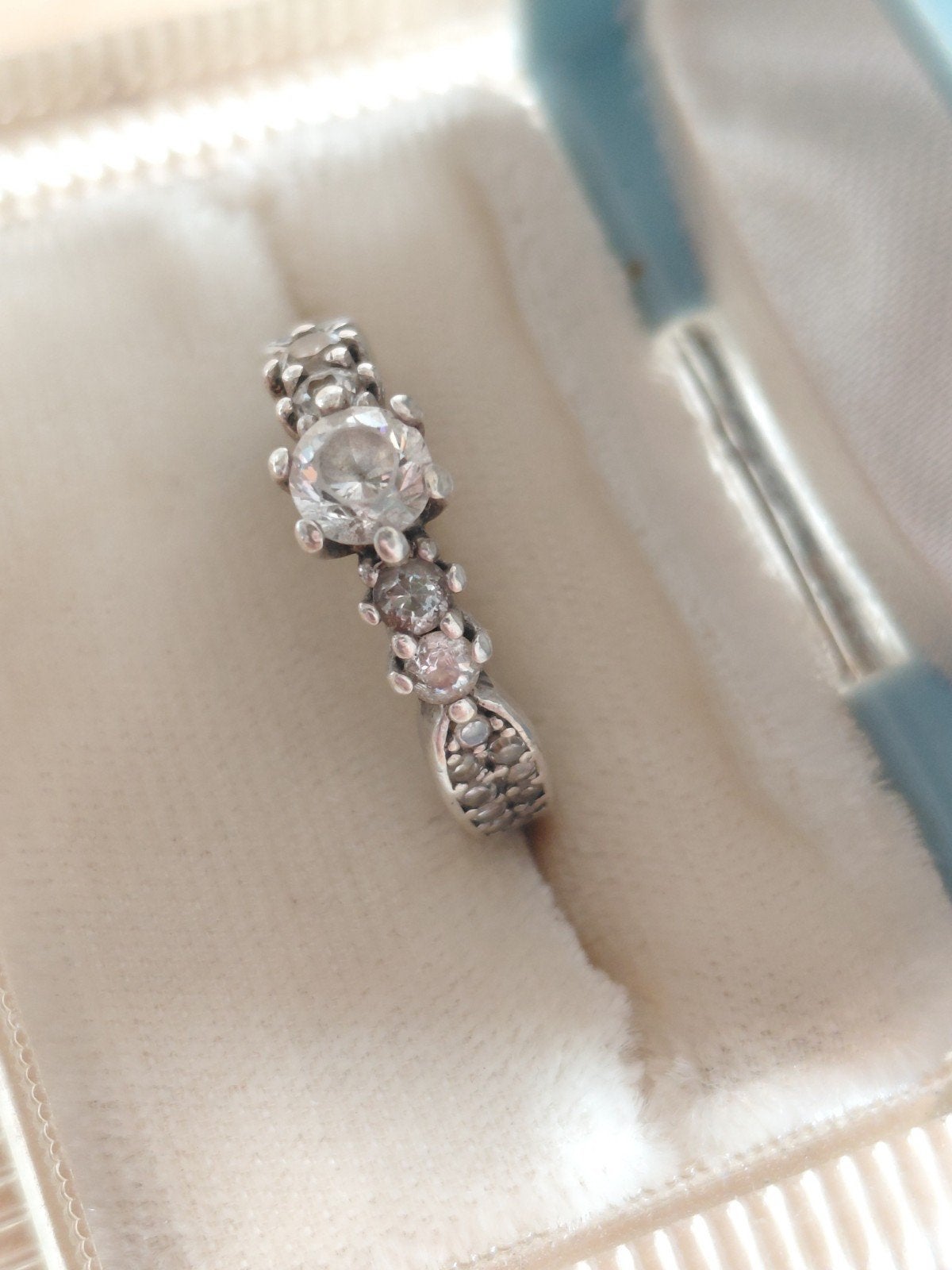 Oude Zilveren Ring met Div. Cubic Zirkonia's., Ophalen of Verzenden, Zilver, Ring