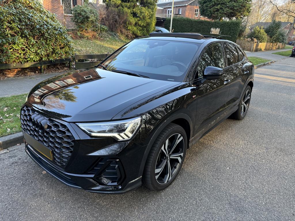 Audi Q3 Sportback 40 TFSI quattro edition one | B&O | Pano, Automaat, 1984 cc, Leder en Stof, Zwart