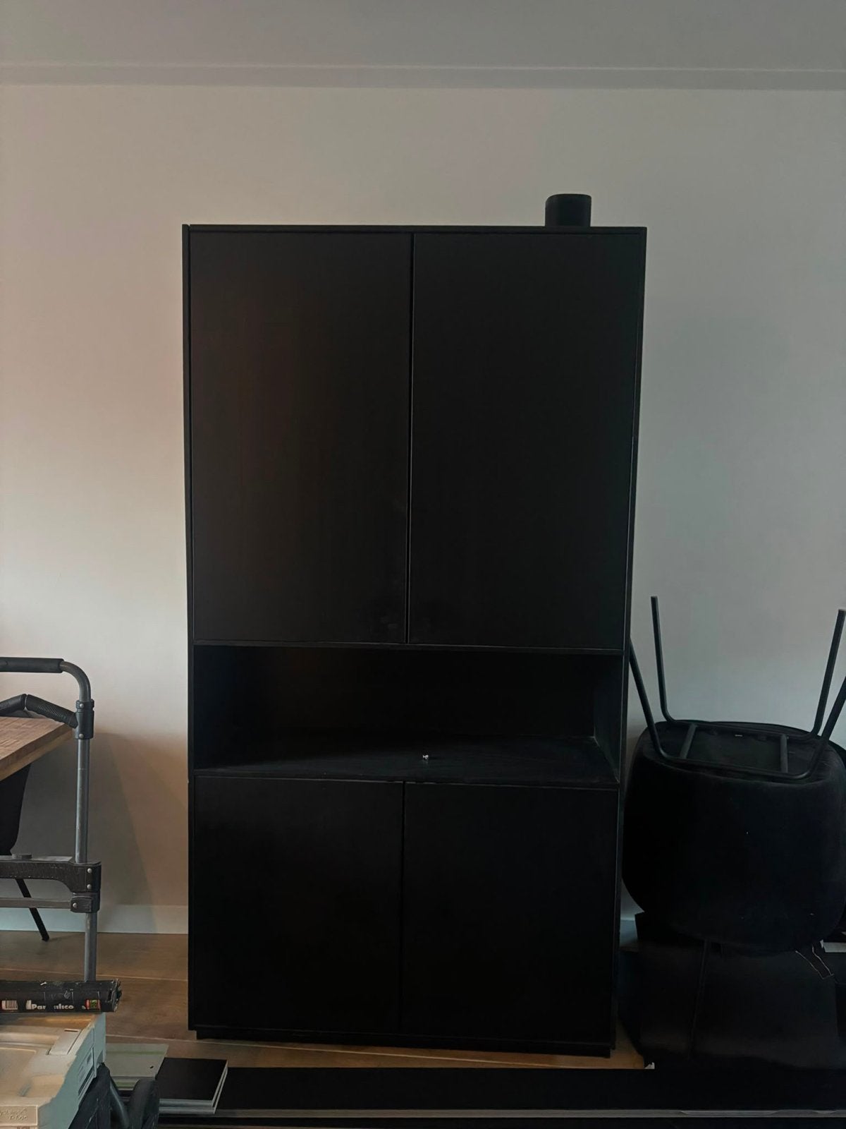 Te koop aangeboden: WOOOD Servieskast, zo goed als nieuw, Ophalen, 50 tot 100 cm, Zo goed als nieuw, 150 tot 200 cm