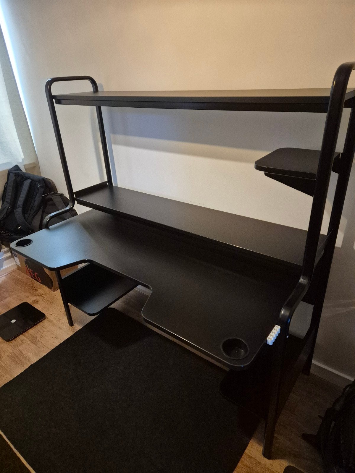 Gamingbureau Ikea Fedde, Huis en Inrichting, Ophalen, Zwart, Gebruikt, Metaal