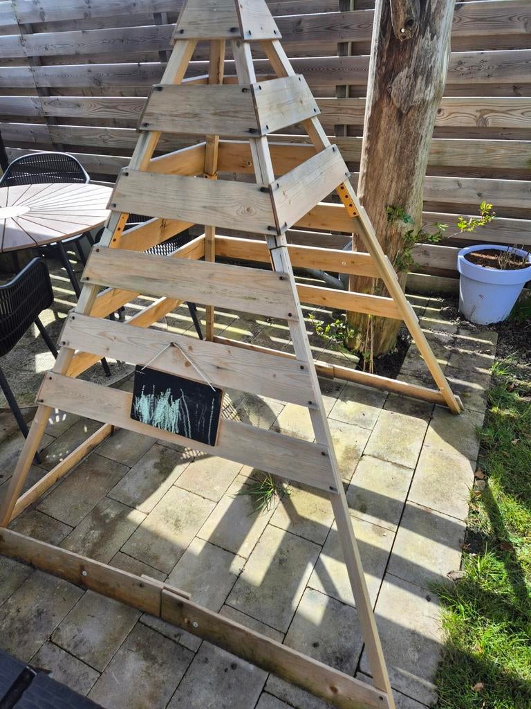 Houten Tipi Tent met Doek - Speelplezier voor Buiten, Ophalen, Gebruikt, Hout