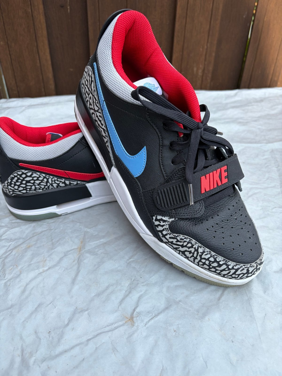 Nike Air Jordan Legacy 312 Low - Zwart/Rood/Blauw, Ophalen of Verzenden, Gedragen, Zwart, Sneakers of Gympen