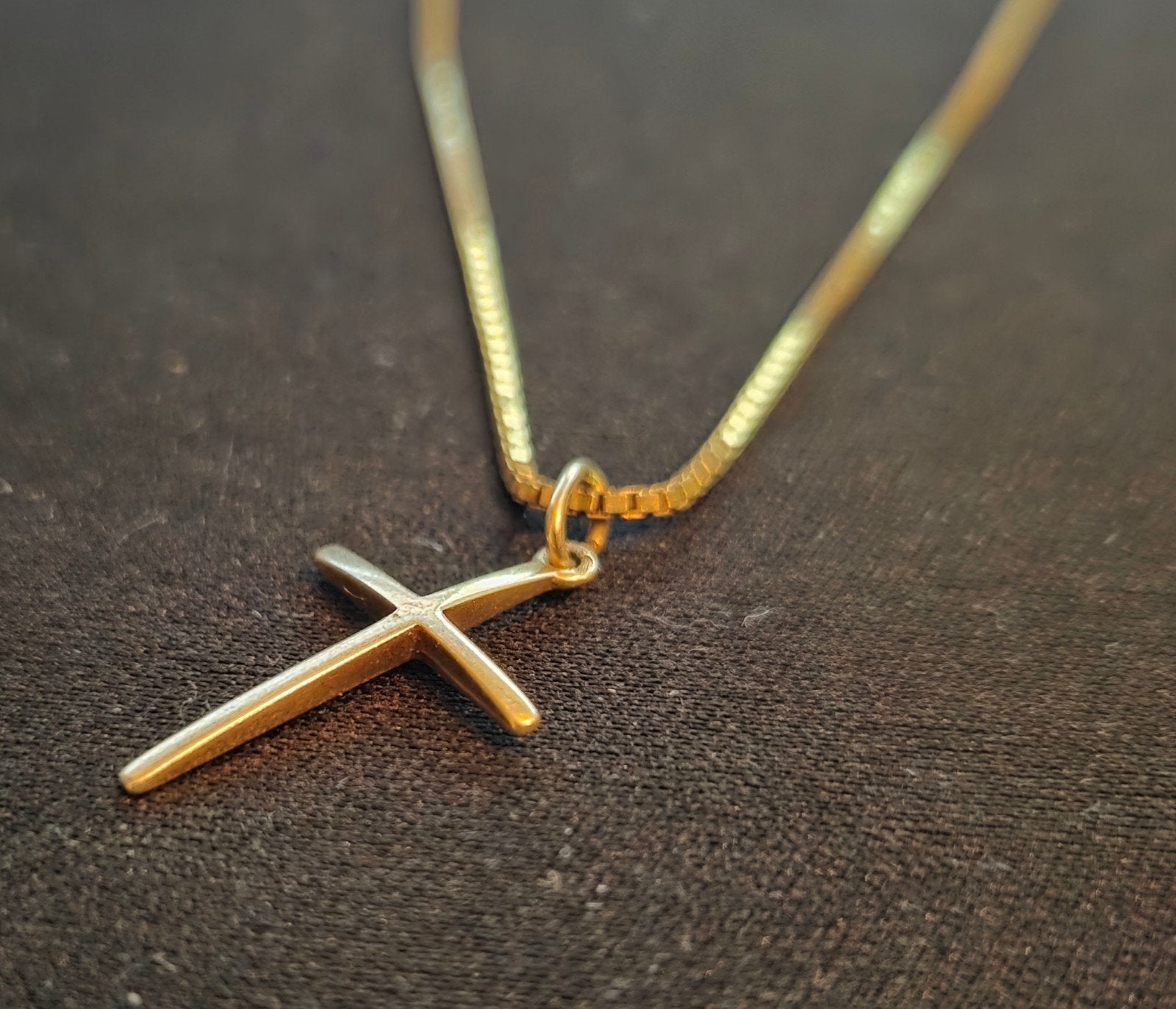 14 karaat gouden ketting met kruis 45 cm lang 4,5 gram goud, Ophalen, Zo goed als nieuw, Kruis of Symbool, Goud
