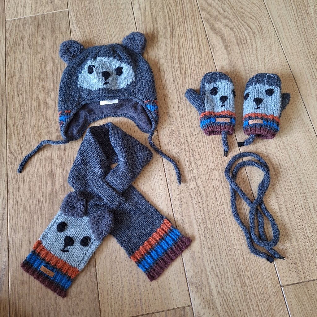 Wintersetje Barts maat 86, Kinderen en Baby's, Babykleding | Mutsen, Sjaals en Wanten, Setje, Barts, Ophalen of Verzenden, Zo goed als nieuw