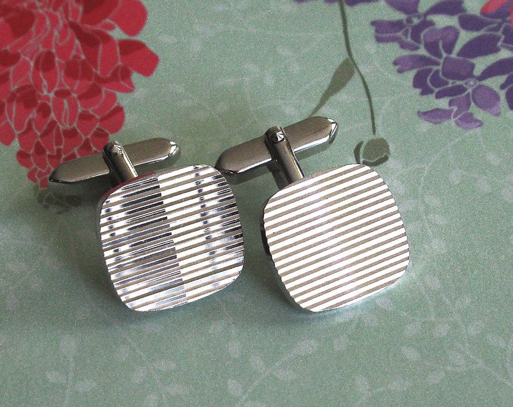Chromen Streepjes design manchetknopen., Sieraden, Tassen en Uiterlijk, Manchetknopen, Ophalen of Verzenden, Nieuw, Overige materialen