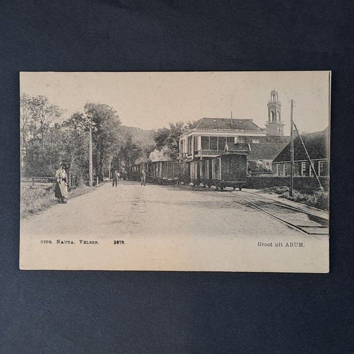 Arum Friesland De STOOMTRAM in de Dorpskern 1905 TOPPER, Verzamelen, Ophalen of Verzenden, Voor 1920, Gelopen, Friesland