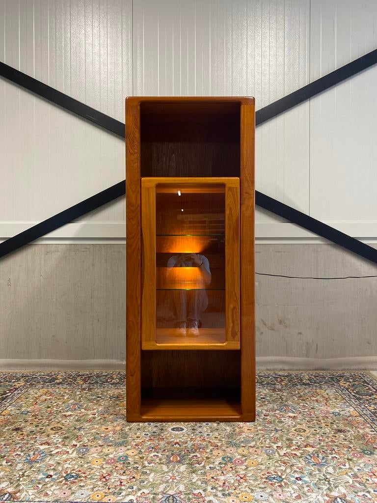 Vintage Silkeborg Vitrinekast Massief Teak Scandinavisch, Ophalen, Met deur(en), Glas, 50 tot 100 cm