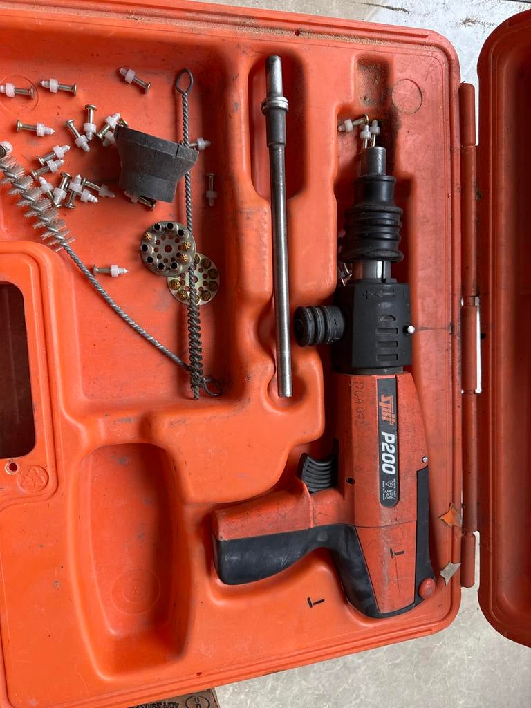 Spit P200 schiethamer met nagels en toebehoren, Doe-het-zelf en Verbouw, Gereedschap | Handgereedschap, Gebruikt, Ophalen of Verzenden