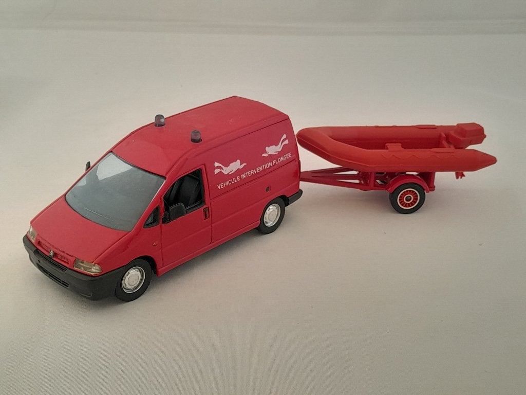 Citroën Jumpy met aanhanger; 1:43 van Marpytoys, Hobby en Vrije tijd, Ophalen of Verzenden, Zo goed als nieuw, Auto, Overige merken
