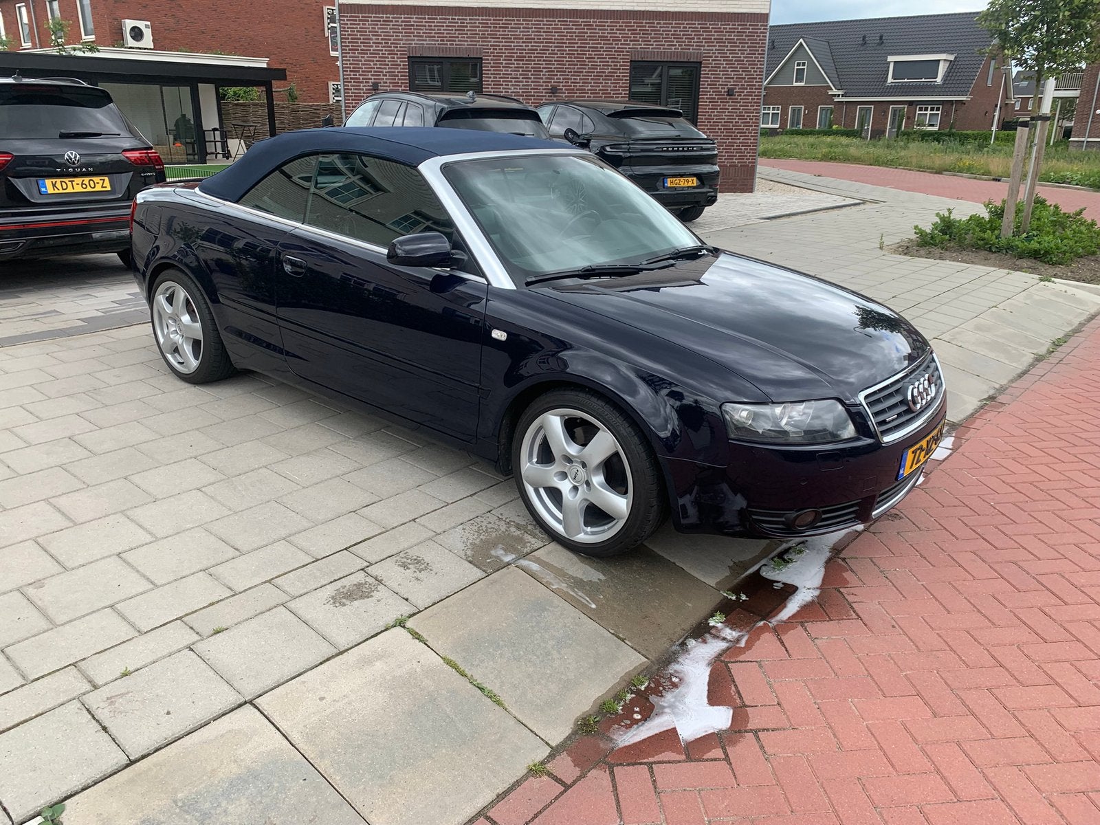 Audi A4 cabrio 2003 Koningsblauw, apk juli 2027 topconditie, Auto's, Audi, Automaat, Zwart, Cabriolet, A4