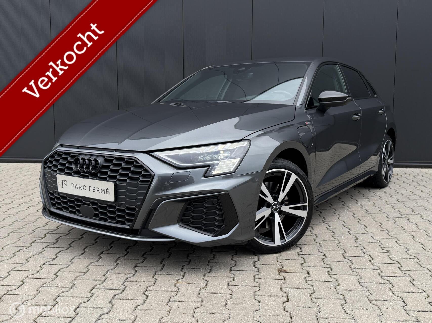 Audi A3 Sportback 40 TFSI e/Matrix/Cam/Trekhaak/Headup/B&O/V, Auto's, Gebruikt, Zwart, 1535 kg, Plug-in hybride