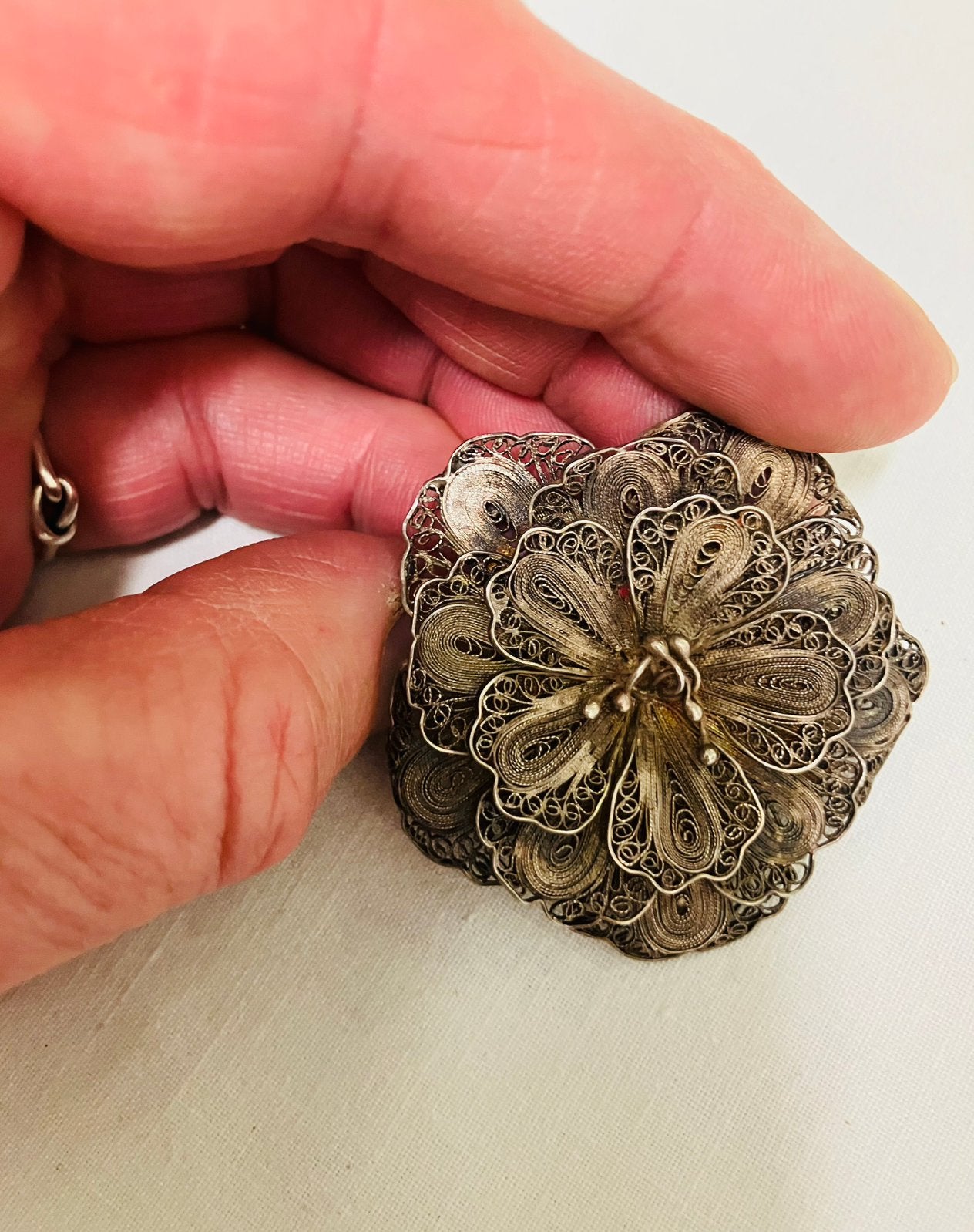 Filigraan bloembroche antiek, Ophalen of Verzenden, Gebruikt, Zilver, Overige materialen